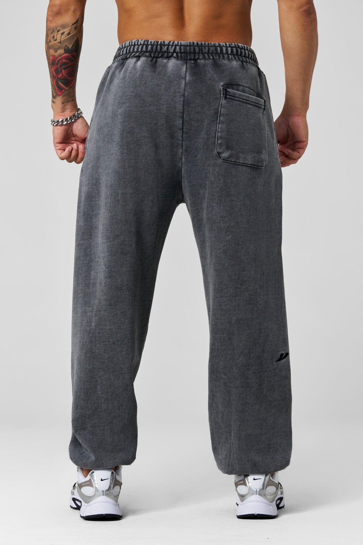 2069 - Elevated Essentials - Baggy Joggers